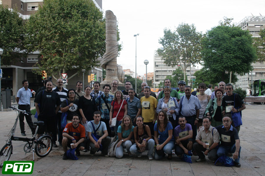 Foto de grup dels participants de la Cursa per la Mobilitat
